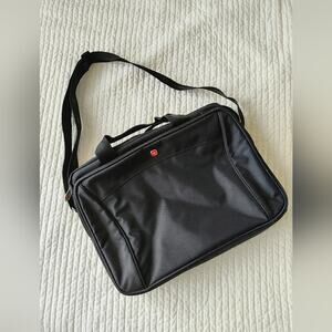 Swiss Tech Victorinox Messenger Bag EUC